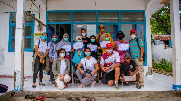 in front of Puskesmas, after discussion with local staff and cadre